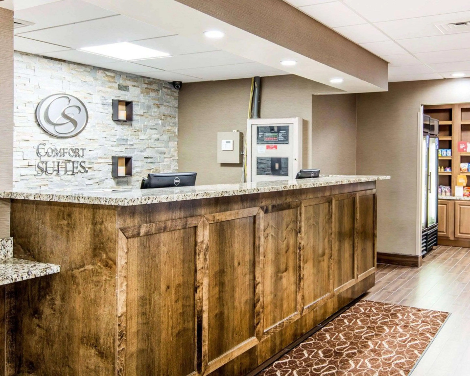 Lobby & Reception