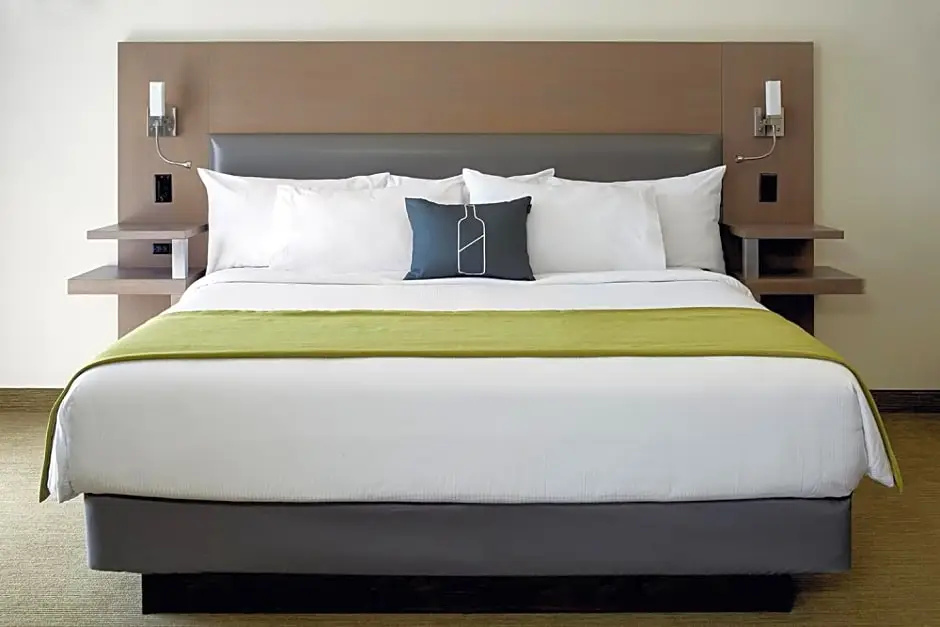 Double Suite (full double bed)