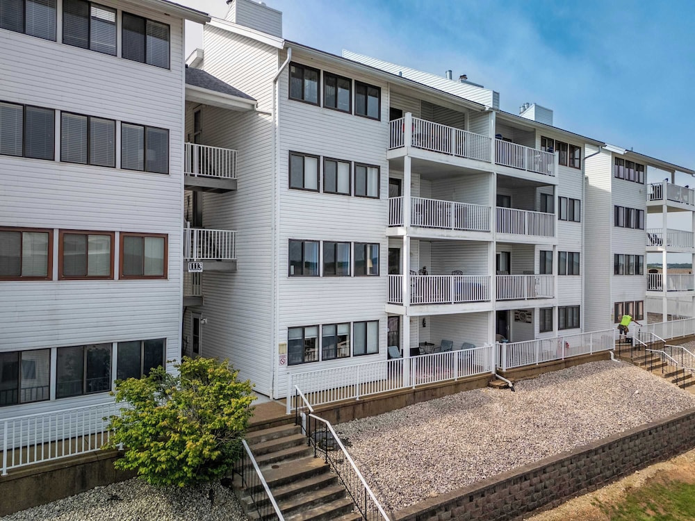 Big Cozy Condo Pool, Comfort & Location