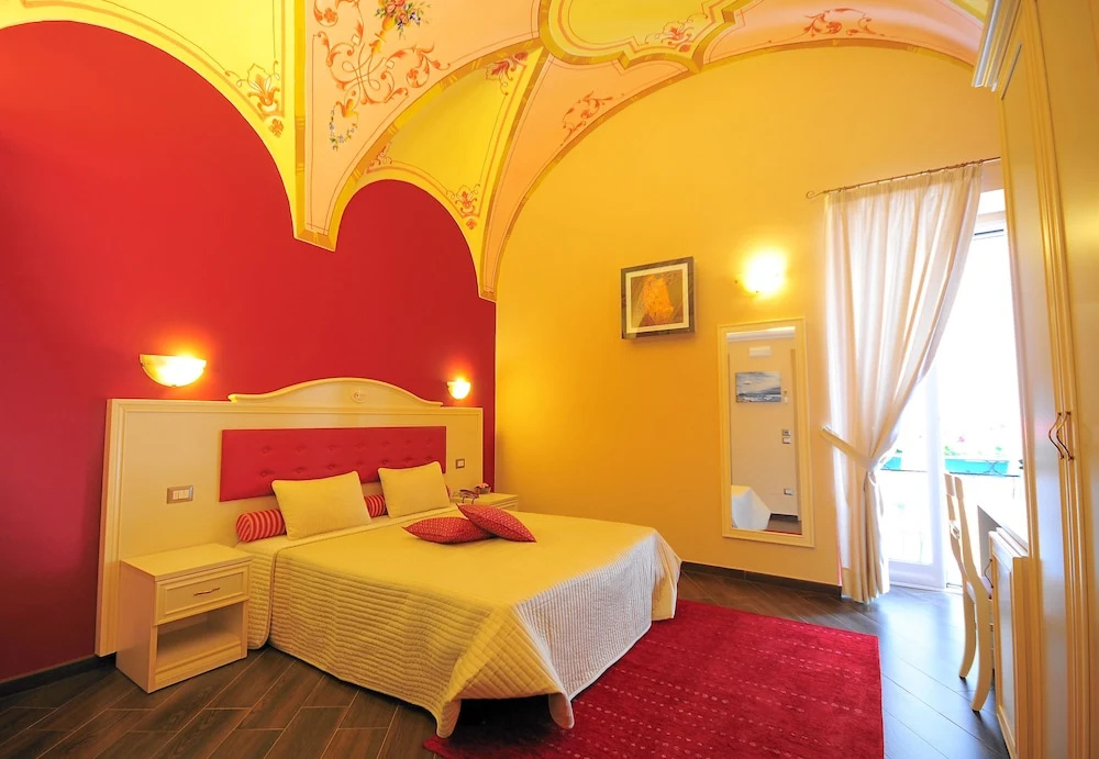 Standard Double room with balcony (full double bed)