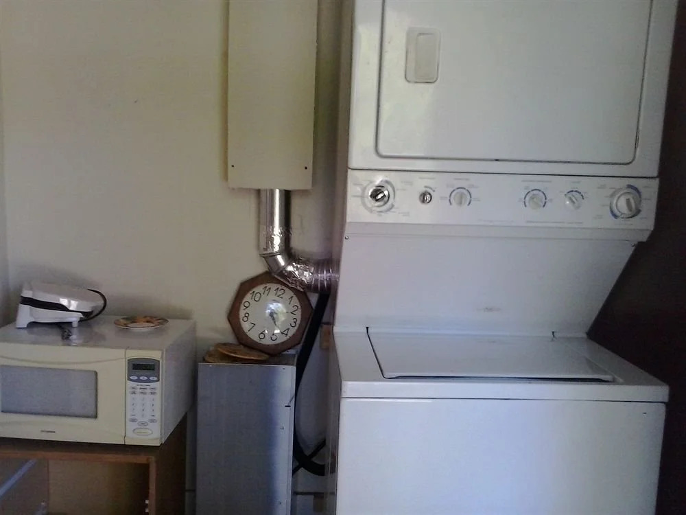 Port Hope Economy Apartments