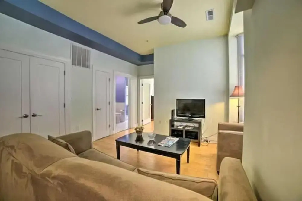 Chase at Light — фото 4