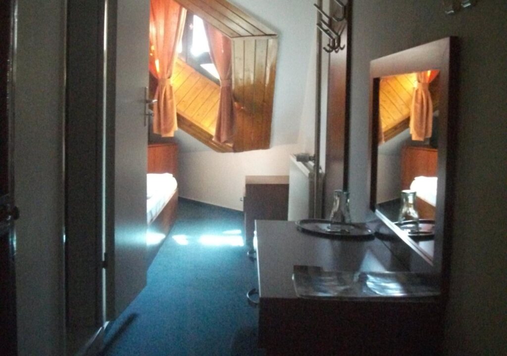Hotel Phoenix by null