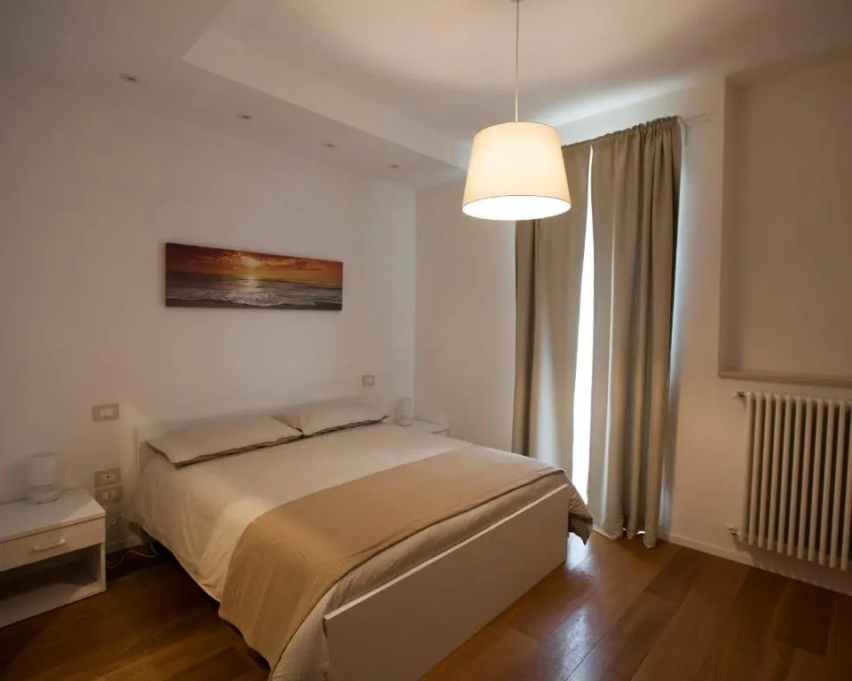 Standard Double room with balcony (full double bed)