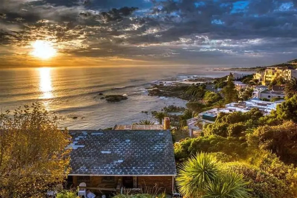 Modern Apartment in Camps Bay w Private Pool Houghton Steps