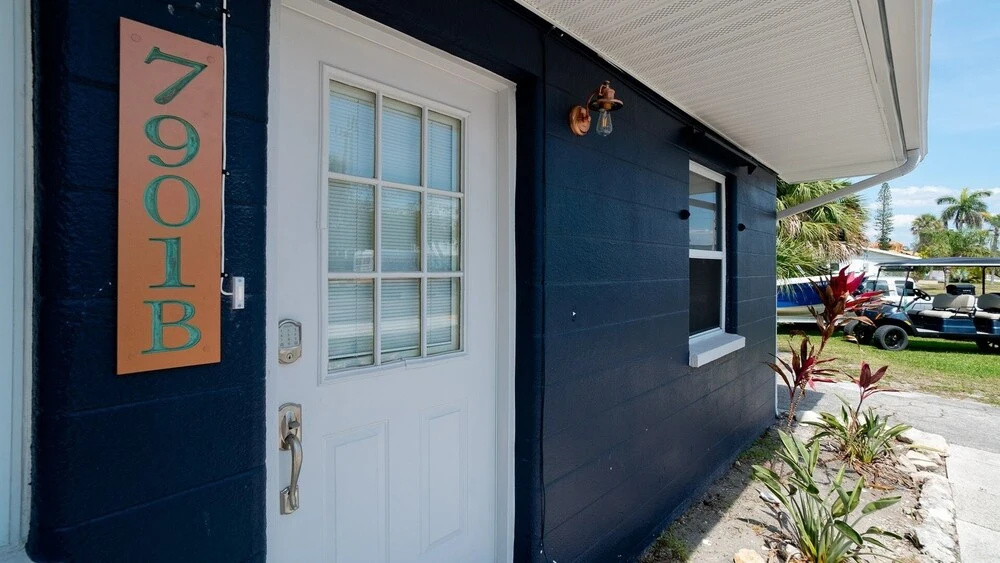 Seaduction Ami B 2 Bedroom Condo by RedAwning