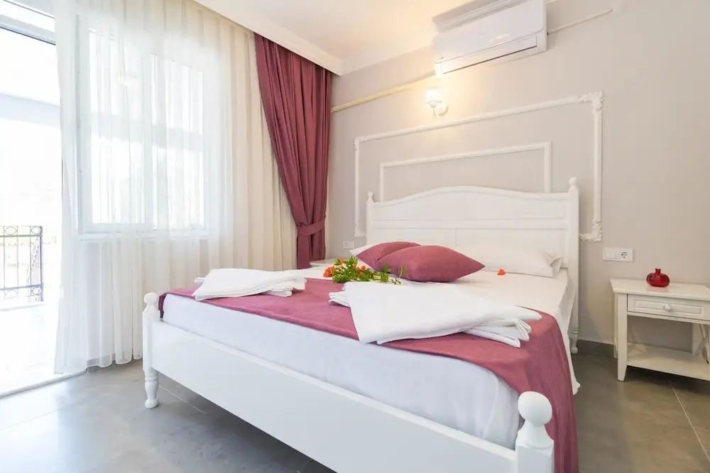 Karia Konuk Evi