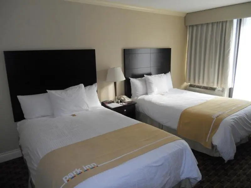 Park Inn & Suites by Radisson, Vancouver - Chambres