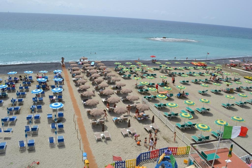 Beach & Waterfront