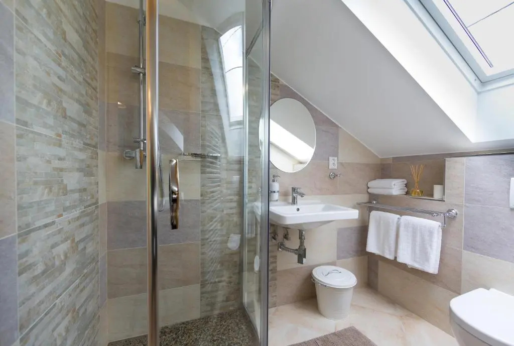 Deluxe Double room with balcony (full double bed)