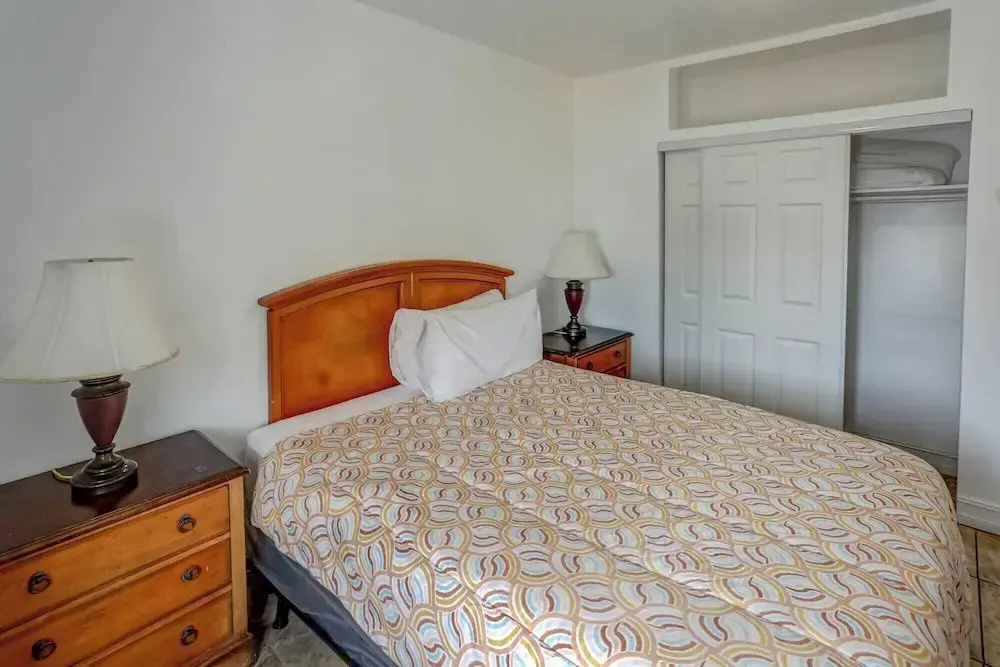 2 Bedrooms Apartment