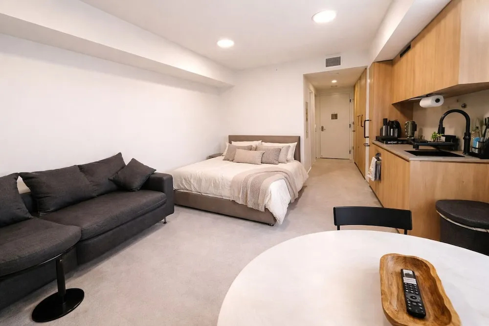 The Urban Suites - 501 First Residence photo 4