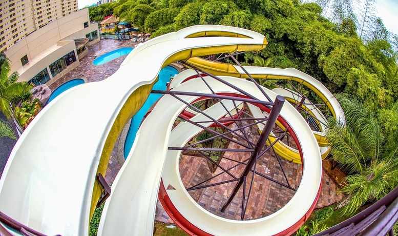 Golden Dolphin Resort Via Caldas