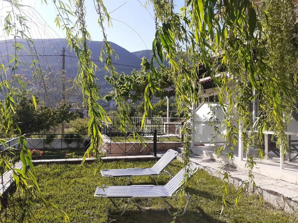 Standard Double room with garden view (full double bed)