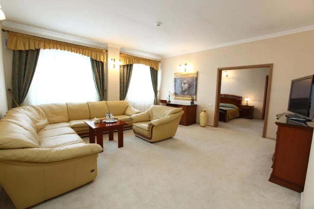 Deluxe Suite