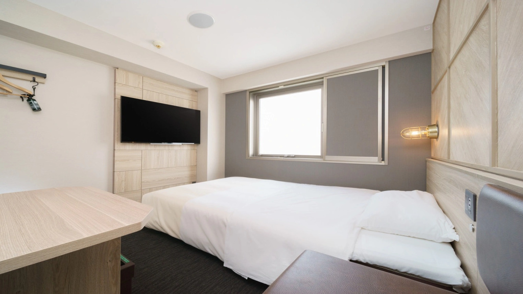 Double room (full double bed)