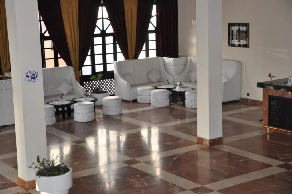 Lobby & Reception