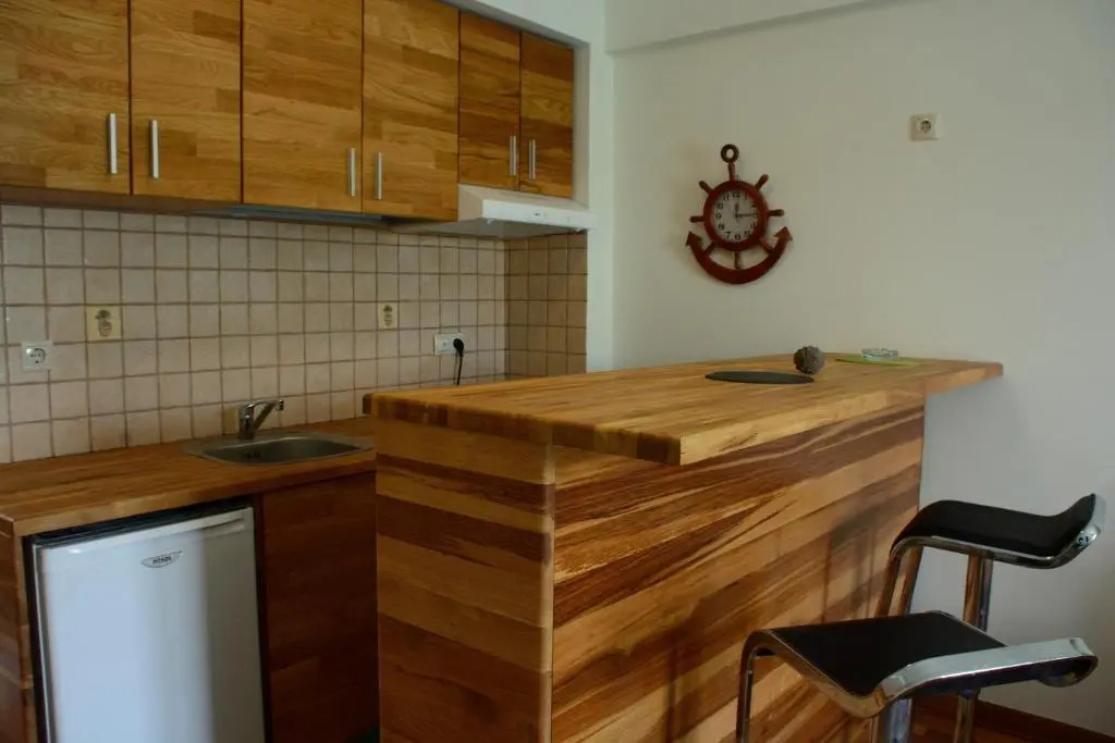 Deluxe Studio