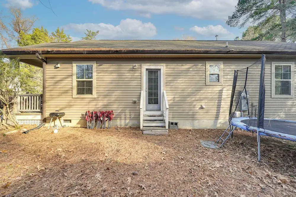 2 Mi to Downtown Durham: Family Home w/ Yard!