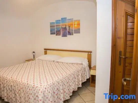 Superior Double room with sea view (full double bed)