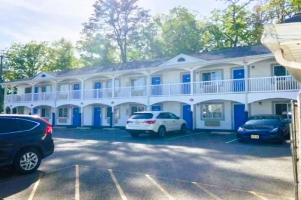 Studio Inn & Suites