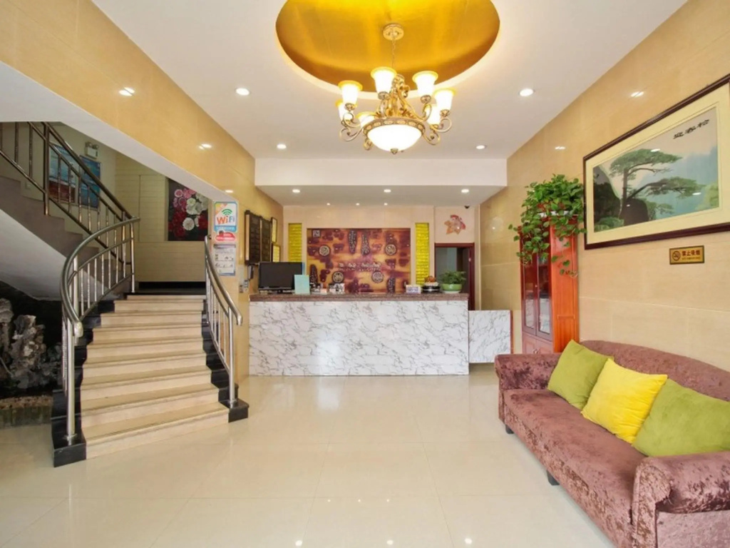 Lobby & Reception