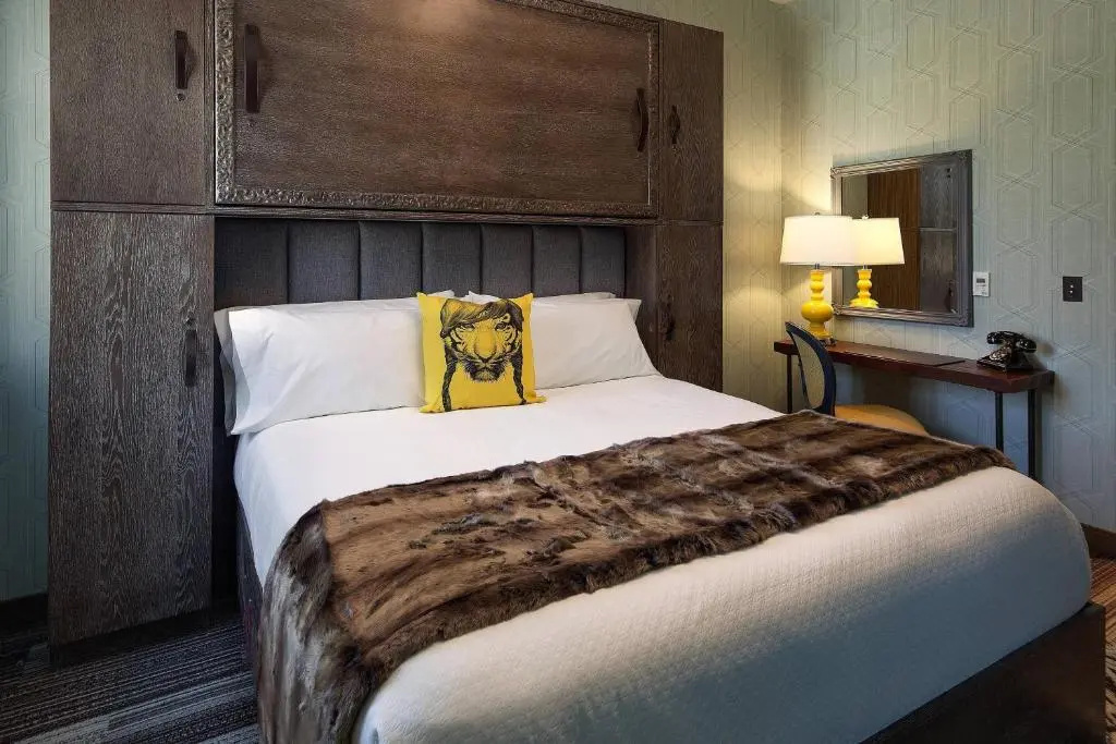 Moxy Santa Barbara - Chambres