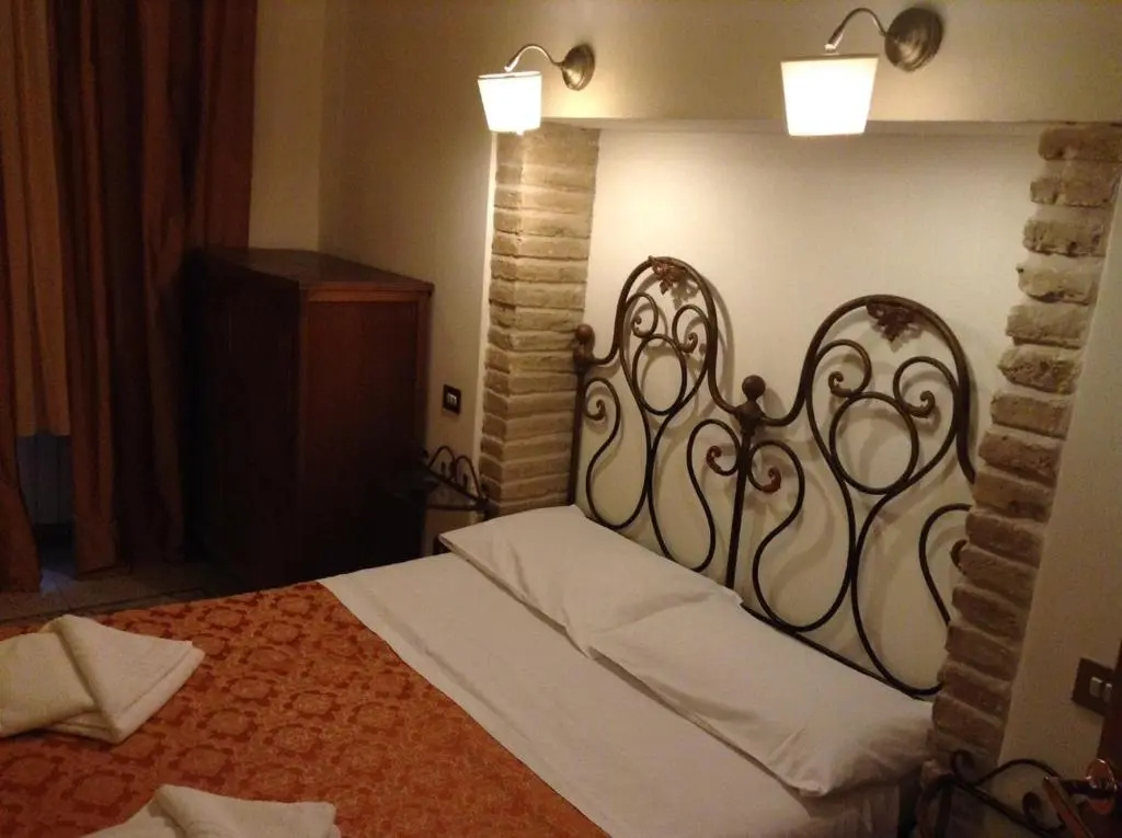 Economy room