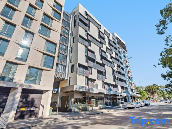 Urban Studio Retreat | Melbourne CBD Living - C27