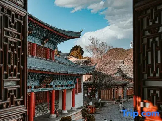 Yunjing Zhinan · New‑Chinese‑Aesthetics Designer Smart Inn (Big Water Wheel, Lijiang Ancient City)