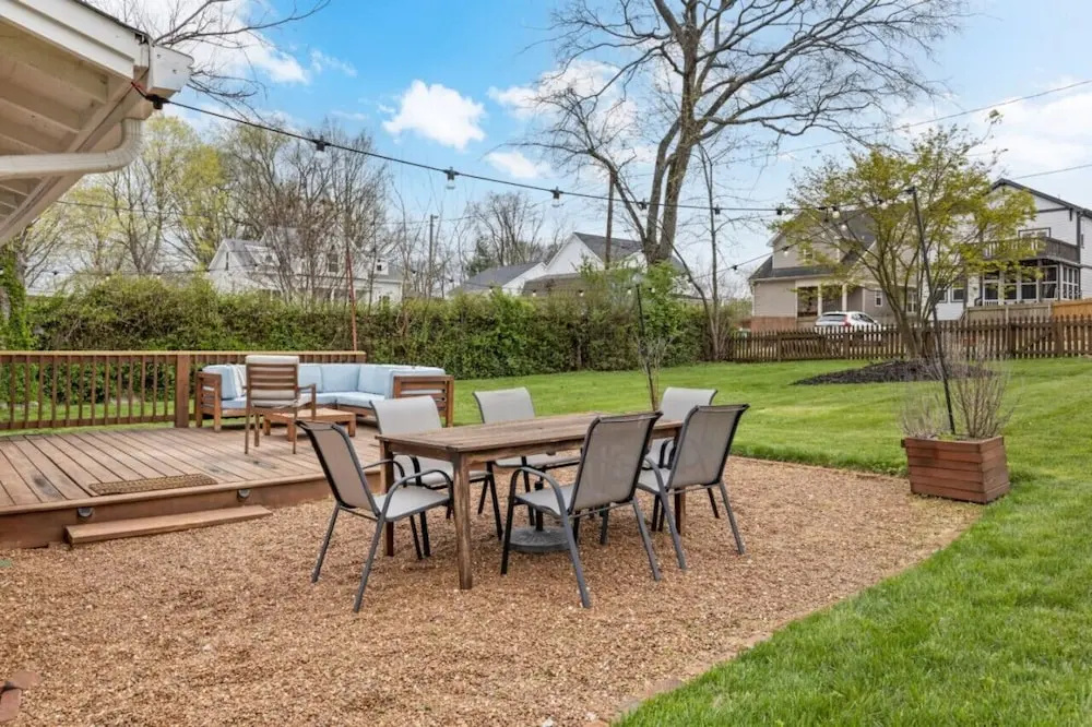 Space Cowboy - Firepit, Huge Yard, Close2downtown