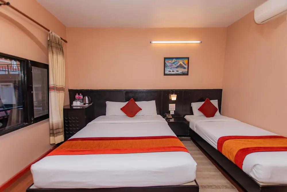3 Bedrooms Deluxe Triple room with balcony