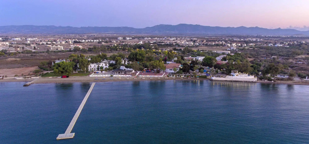 Beach & Waterfront