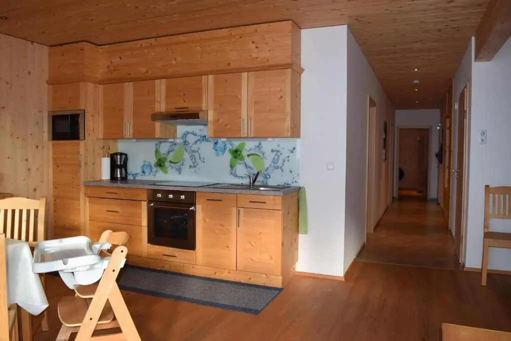3 Bedrooms Apartment