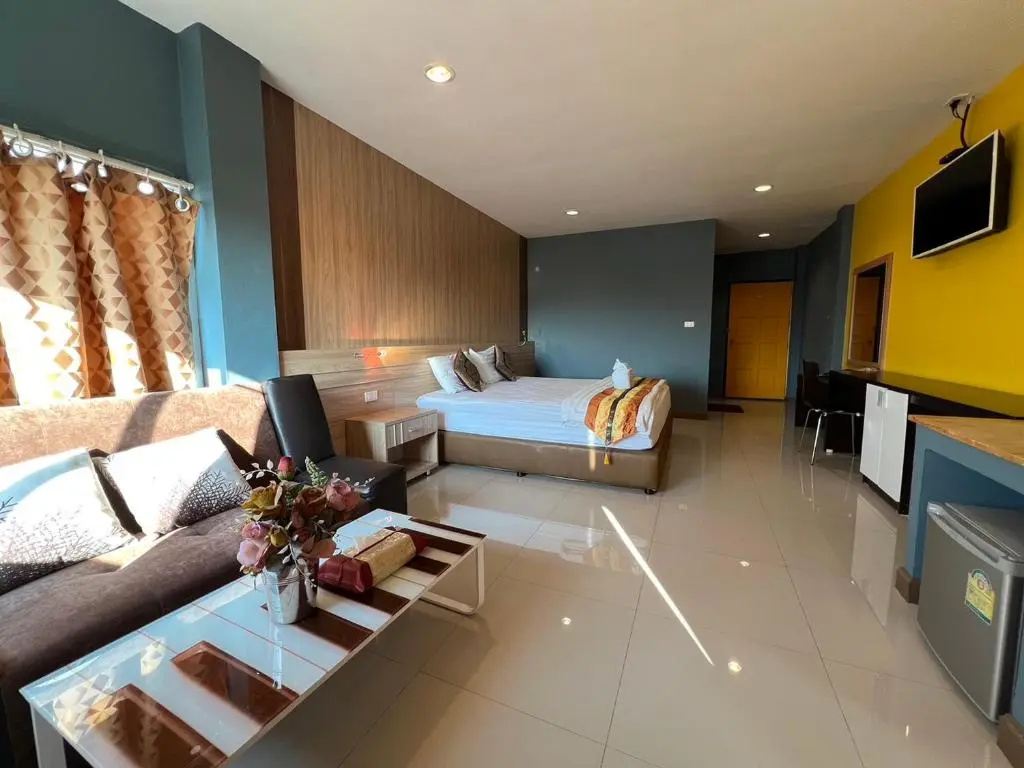 Deluxe Double room (full double bed)