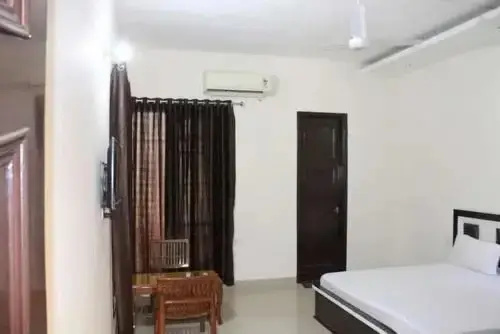 B4 Guest House by OYO Rooms