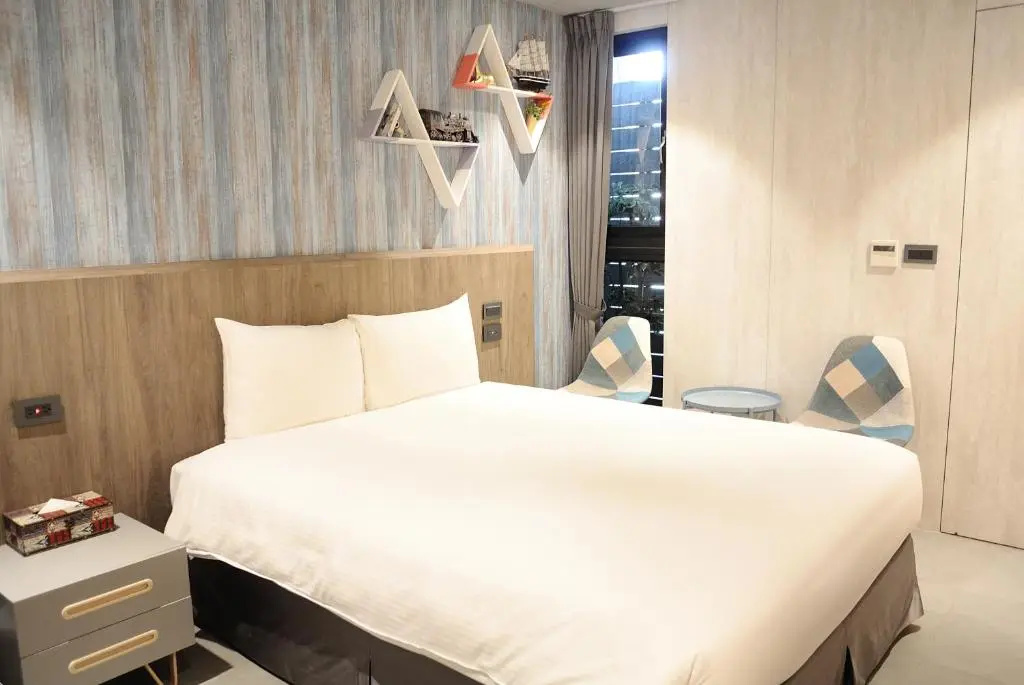 Deluxe Double room (full double bed)