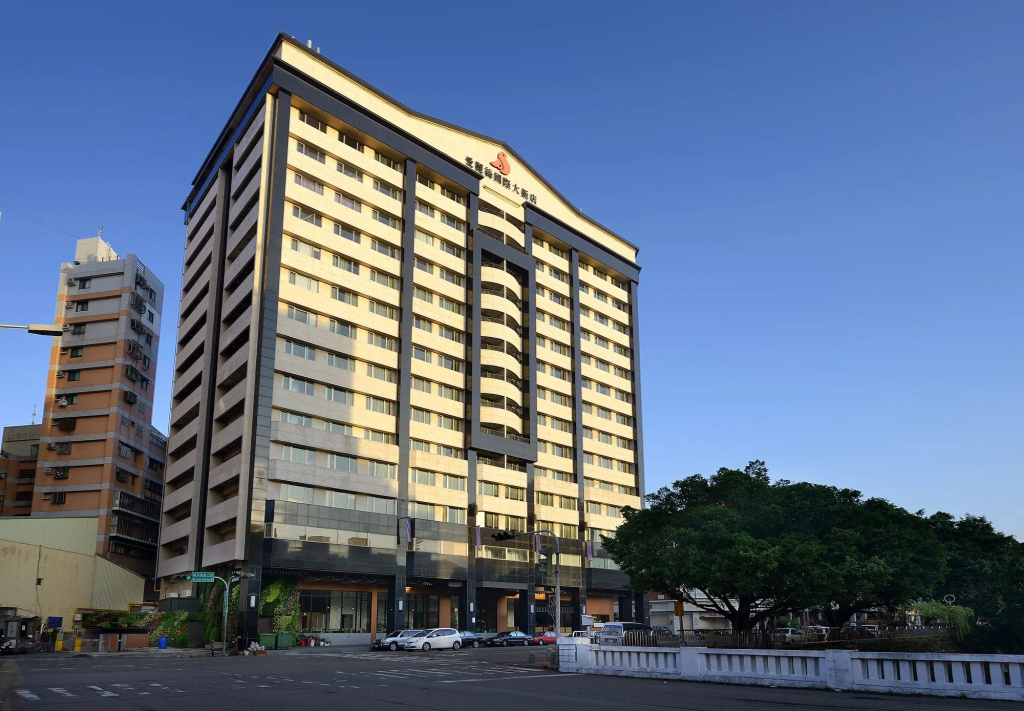 Aeris International Hotel