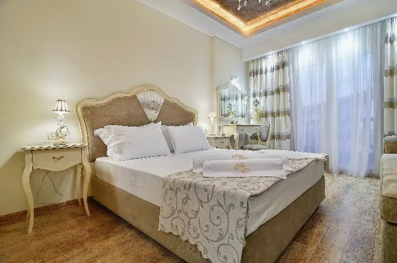 Deluxe Double room (full double bed)