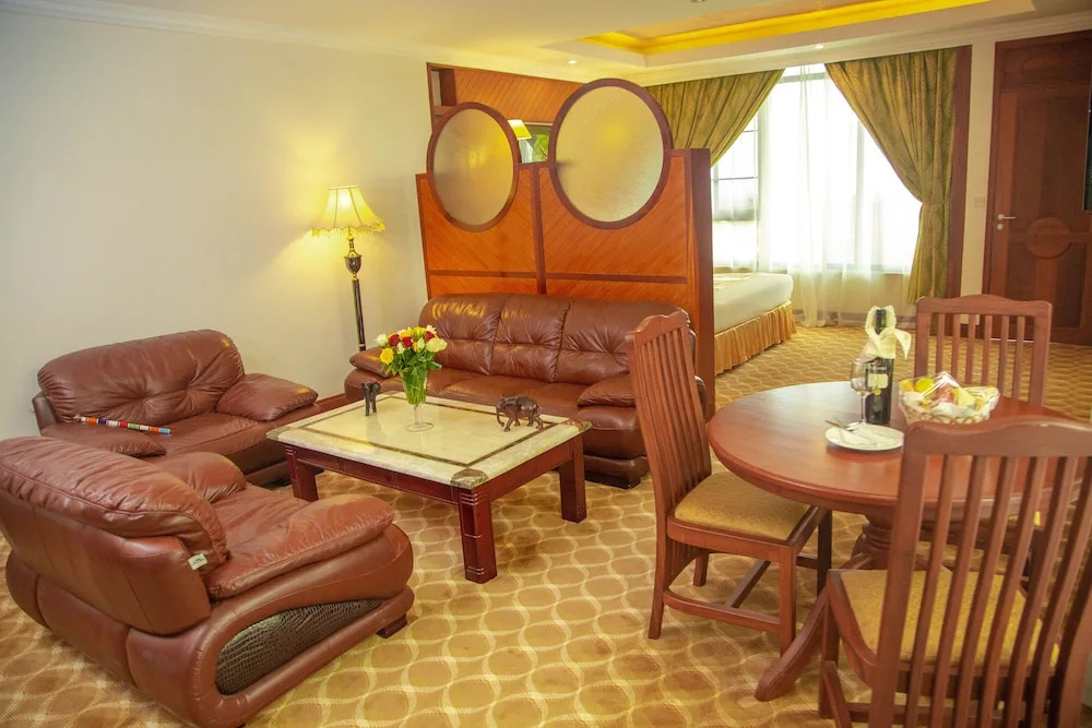 Deluxe Double Suite (full double bed)