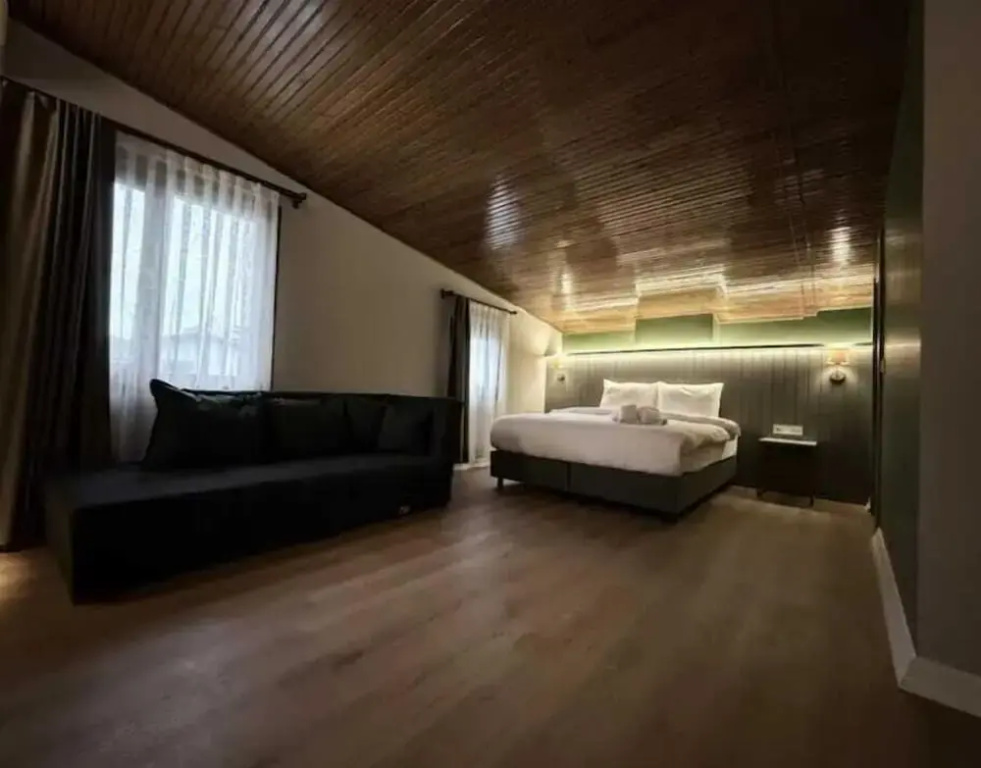Economy Studio