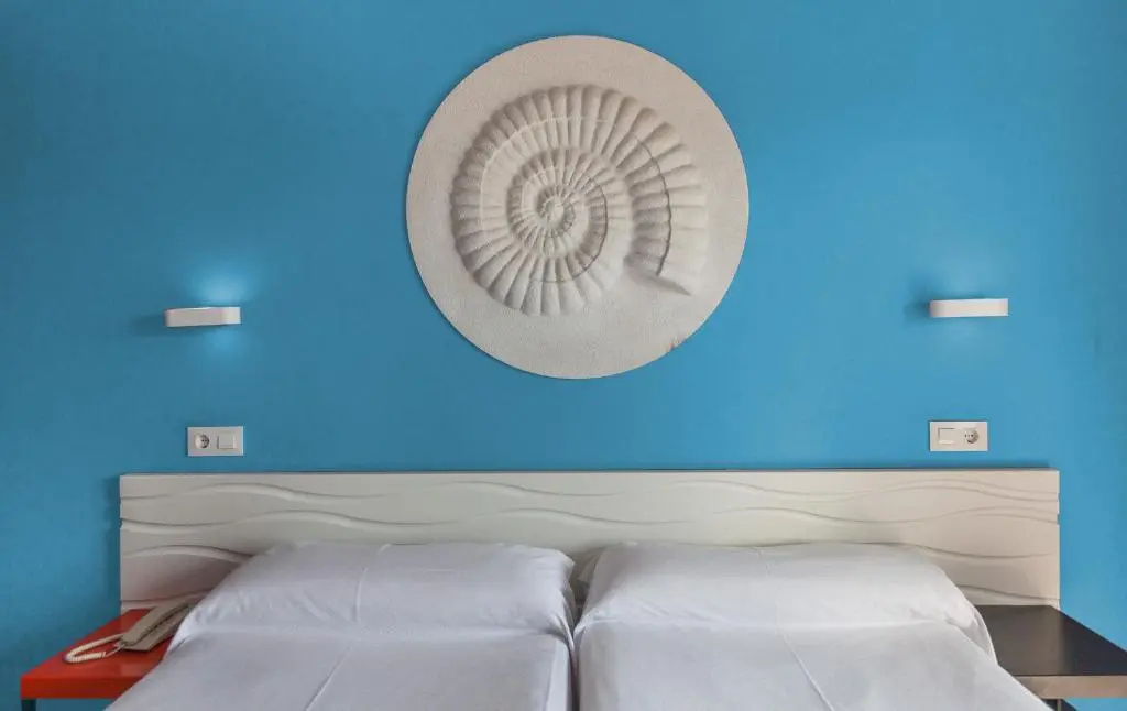 Triple room