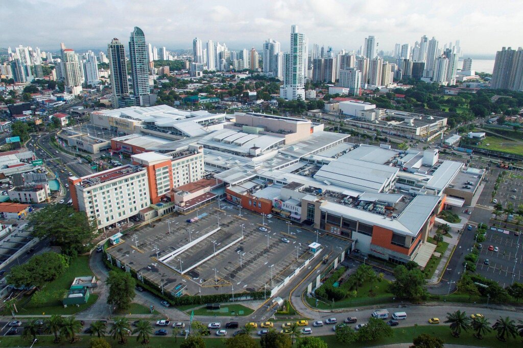 Courtyard by Marriott Panama Multiplaza Mall image