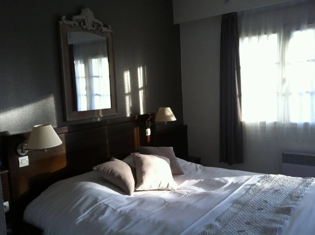 Voir la photo 2 — Logis Hôtel Les Nympheas