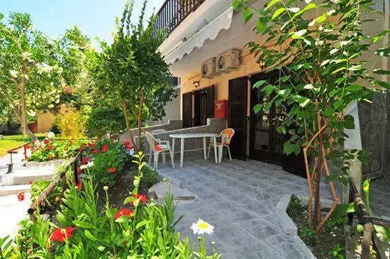 Studios Orfanou