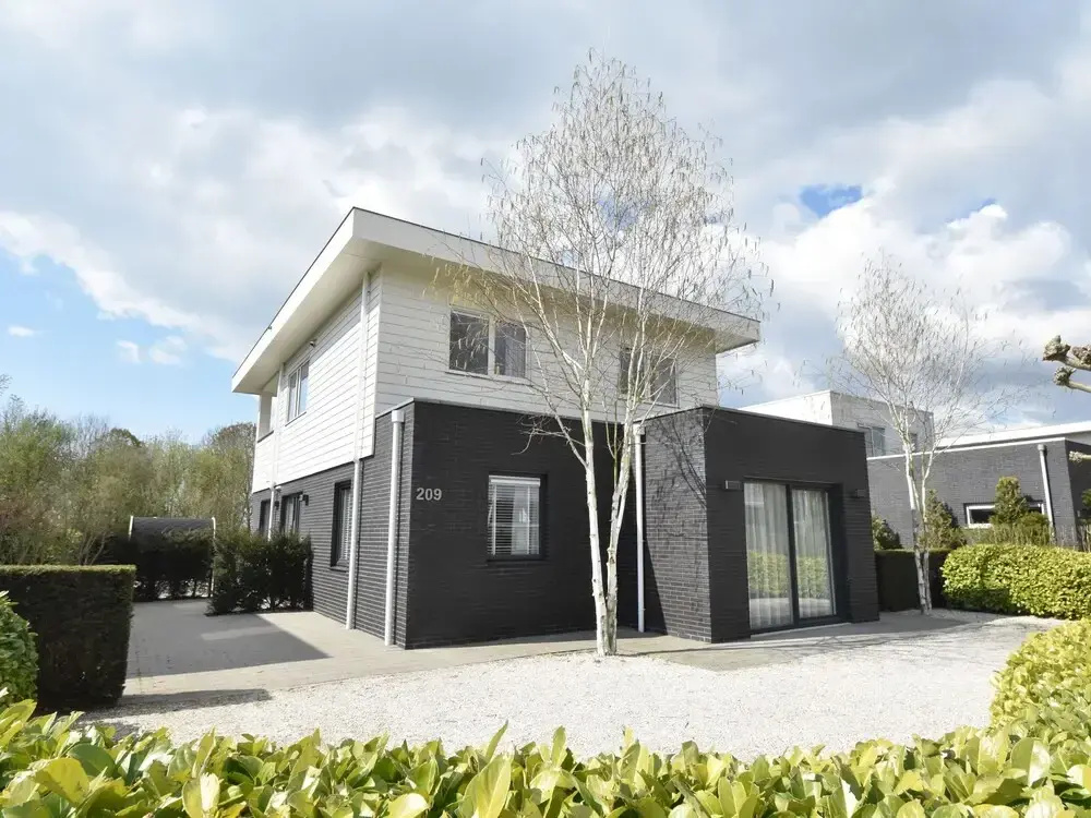 Modern Villa with Jacuzzi and Sauna in Harderwijk Flevoland