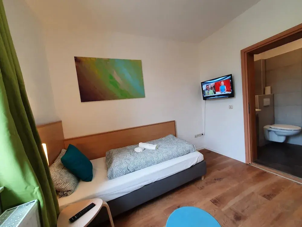 Standard Single room with garden view