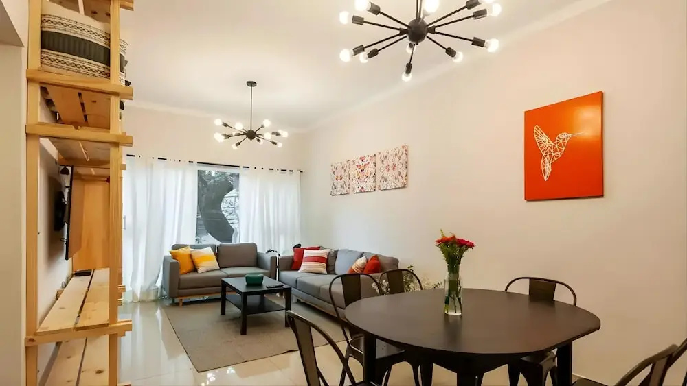 Deluxe Apartment