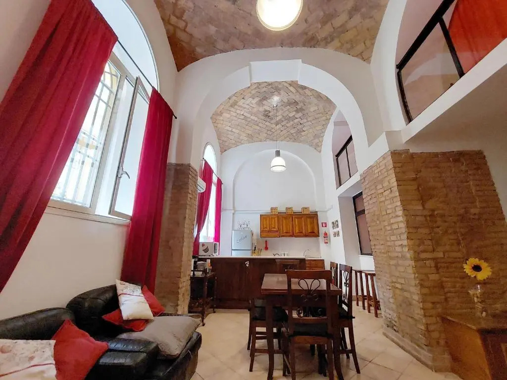 3 Bedrooms Apartment