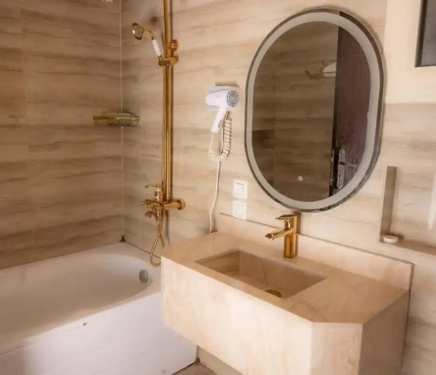 Junior Suite with city view